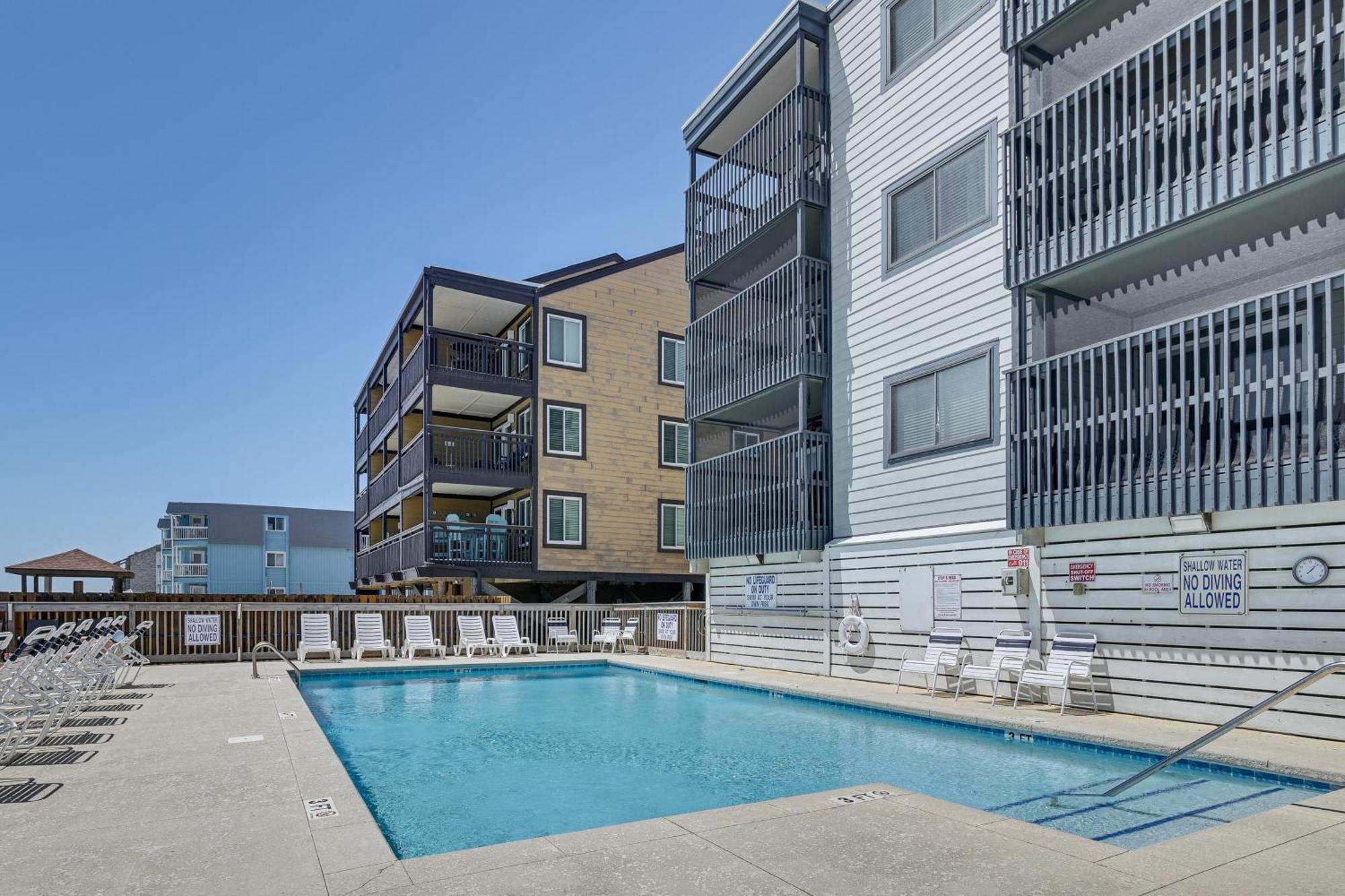 Coastal Condo On Beach With Community Pool Access! Миртл-Бич Экстерьер фото